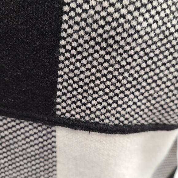 TAHARI M SWEATER - Picture 4 of 16